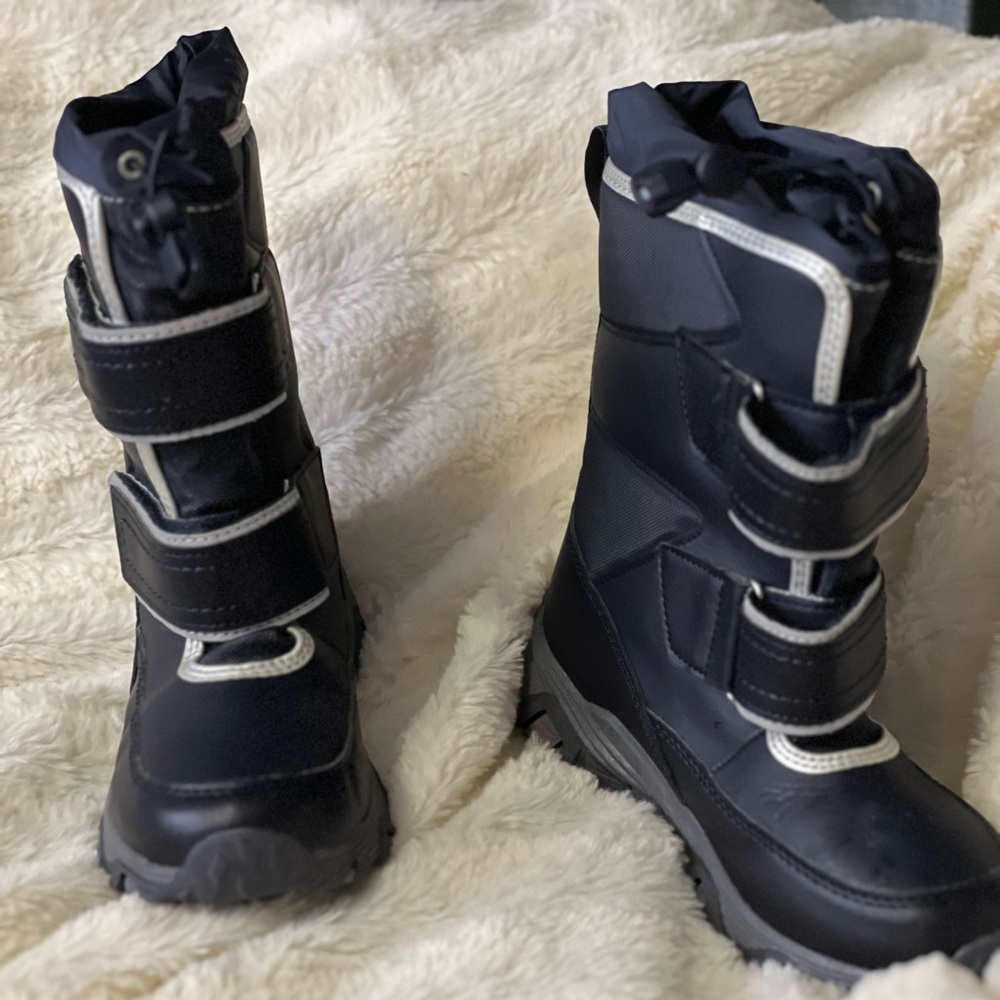 Lands End Snow Flurry insulated Winter Boots, Radiant Navy